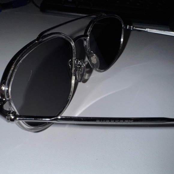 Burberry BE3106 Sunglasses with Case - Picture 2 of 3
